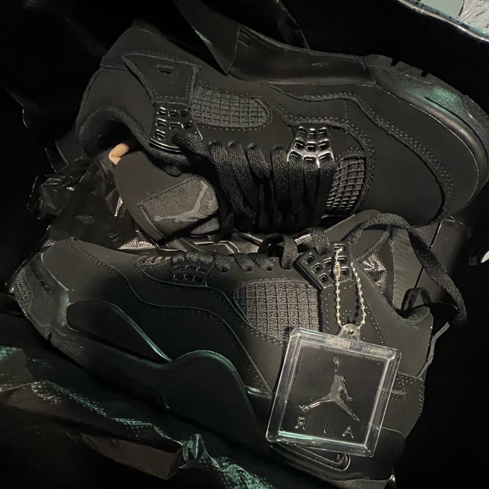 Womens 8.5 Jordan Retro 4 Black Cats